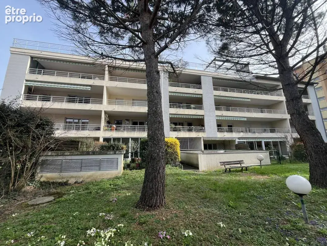 Appartement à SATHONAY-CAMP