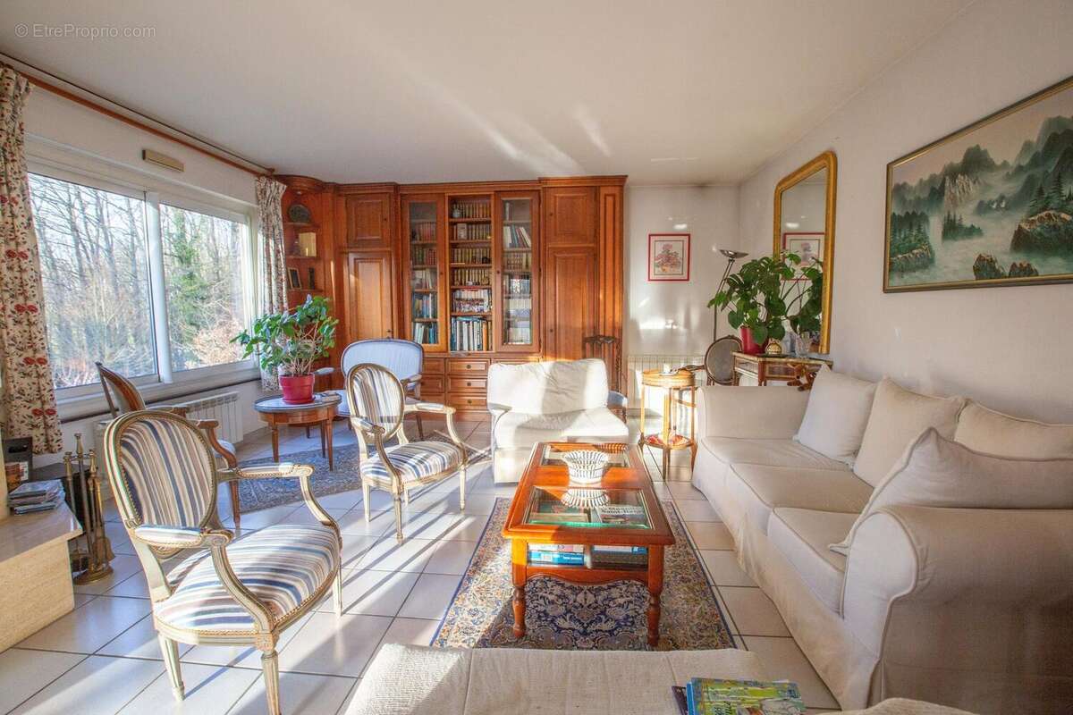 Photo 8 - Maison à LE MESNIL-SAINT-DENIS