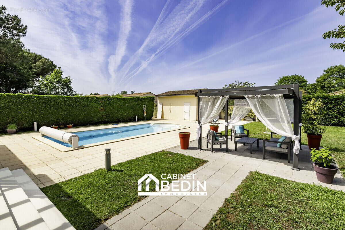 Maison 216 m² à Blanquefort  - photo 6