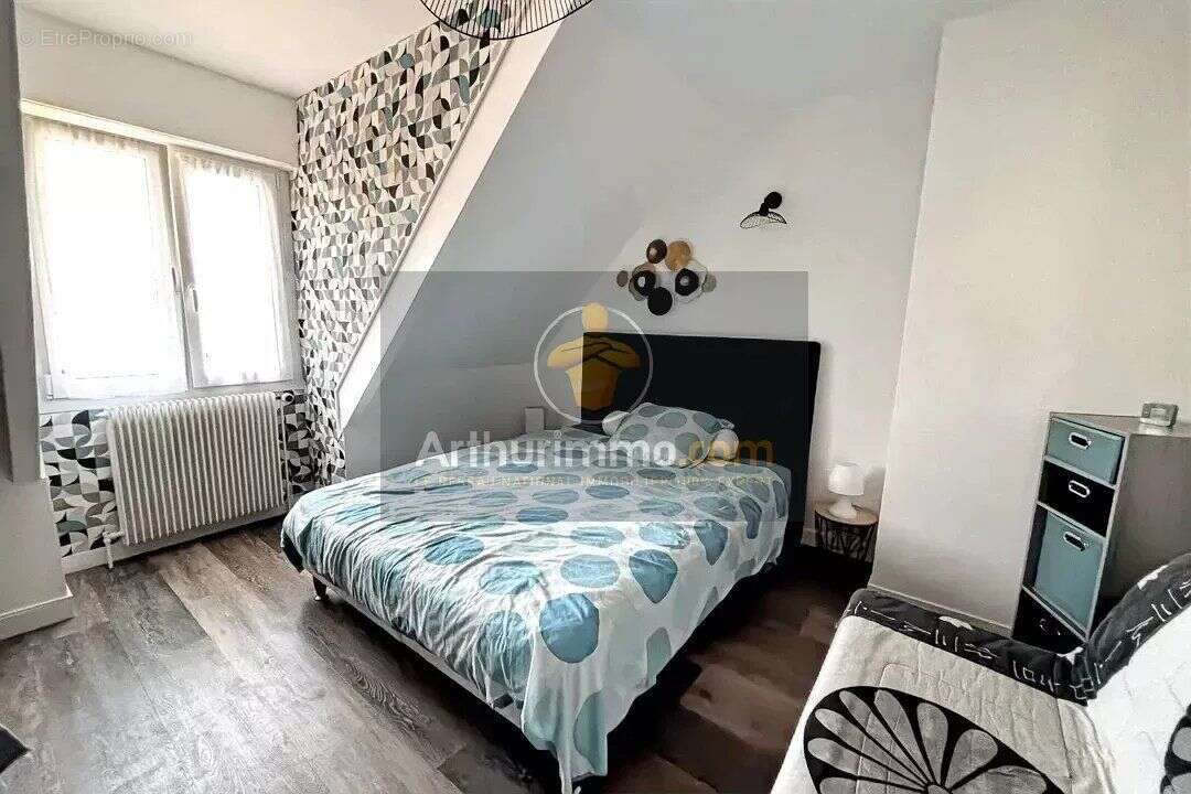 Maison à VERT-SAINT-DENIS