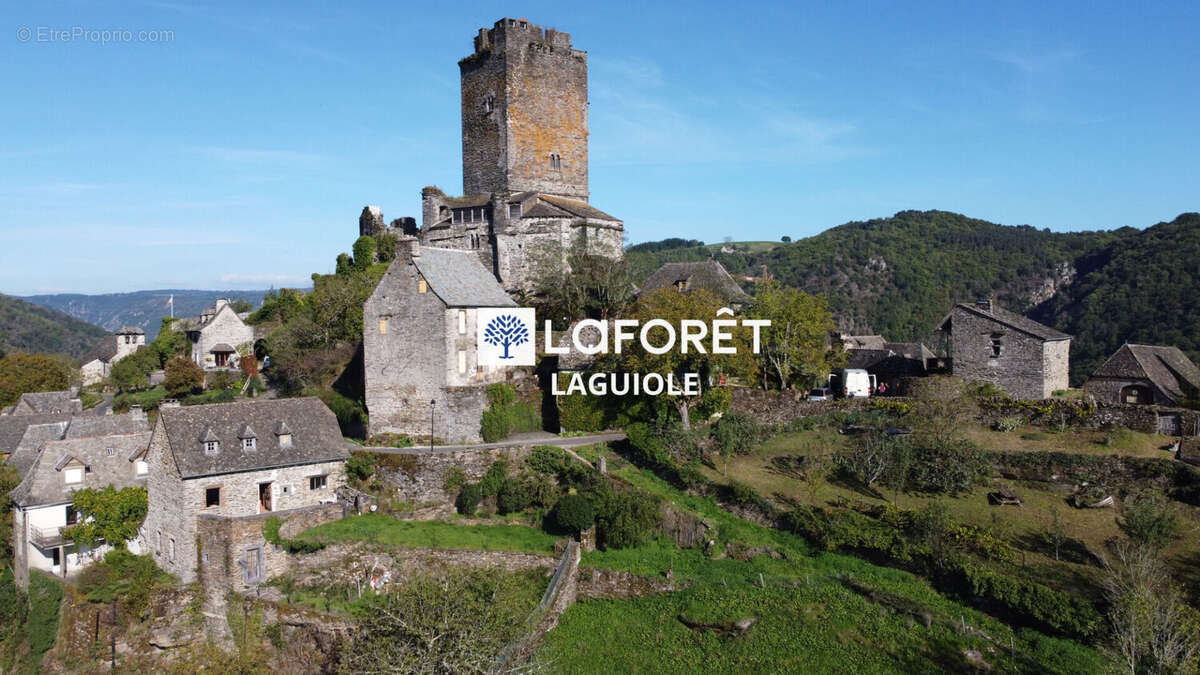 Maison à LACROIX-BARREZ