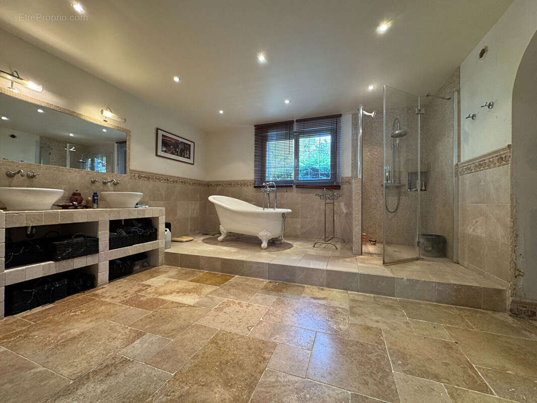 Maison à SAINT-REMY-L&#039;HONORE