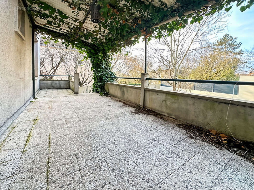 Maison à VERRIERES-LE-BUISSON