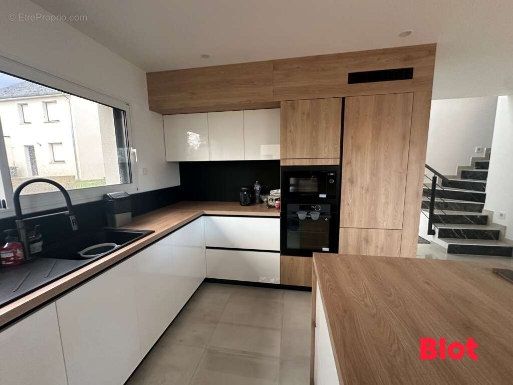 Maison à LOCQUELTAS