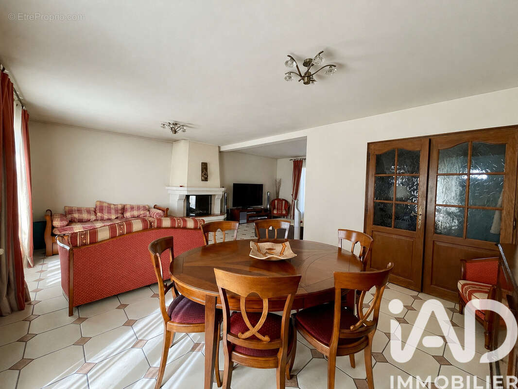 Maison 140 m² à Vaujours  - photo 7