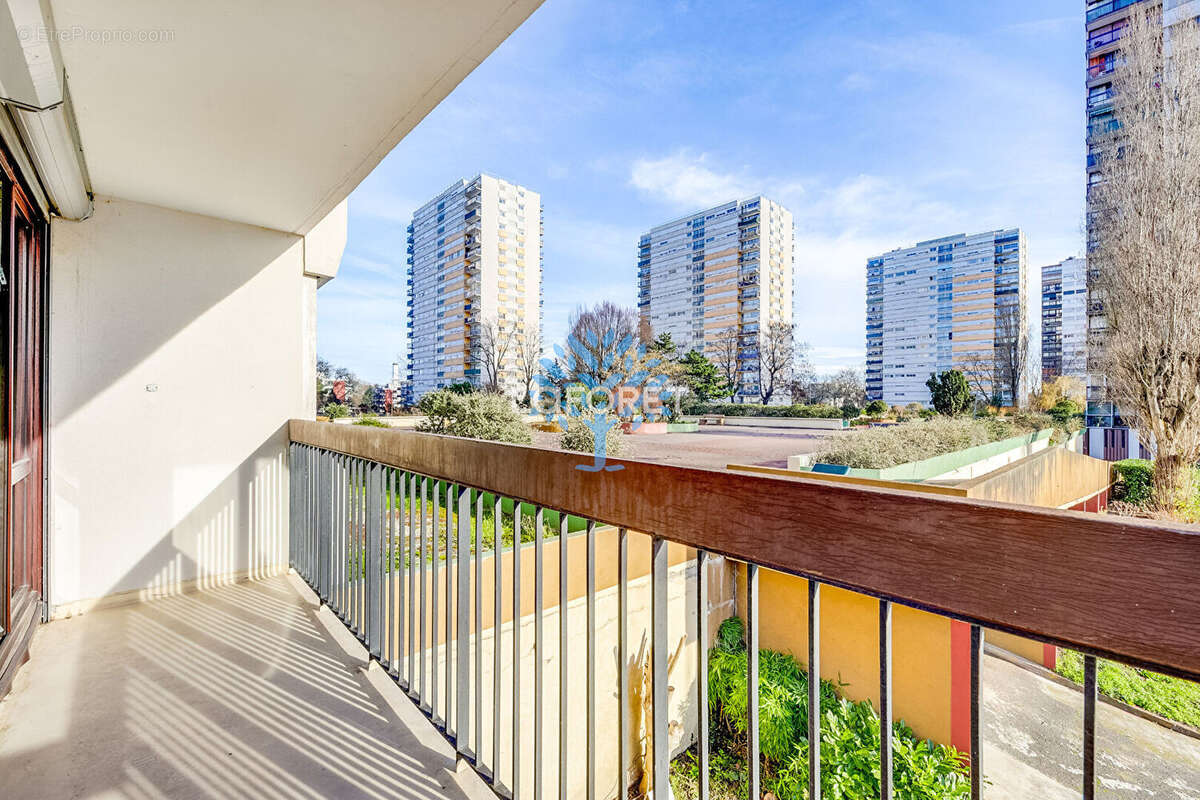 Appartement à FONTENAY-SOUS-BOIS