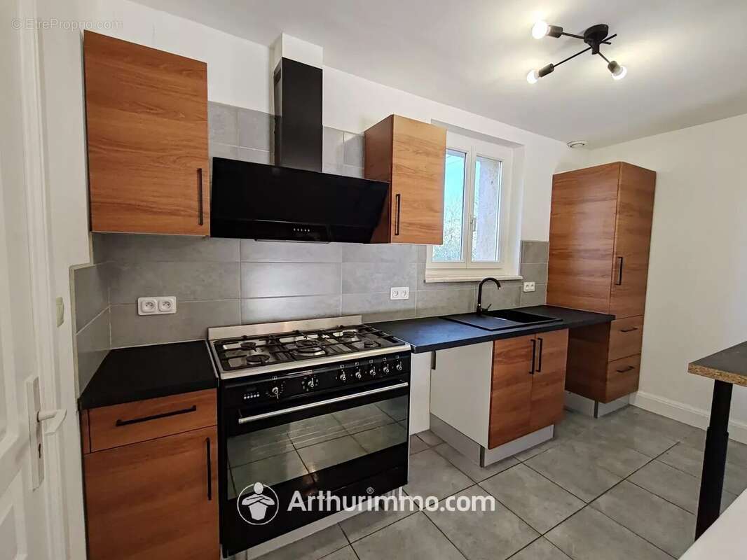 Maison à CAHUZAC-SUR-VERE