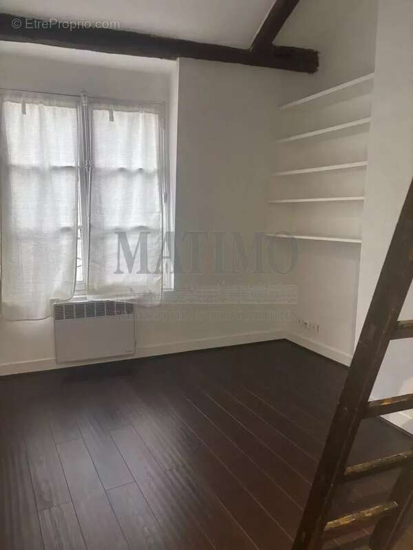 Appartement à PARIS-3E