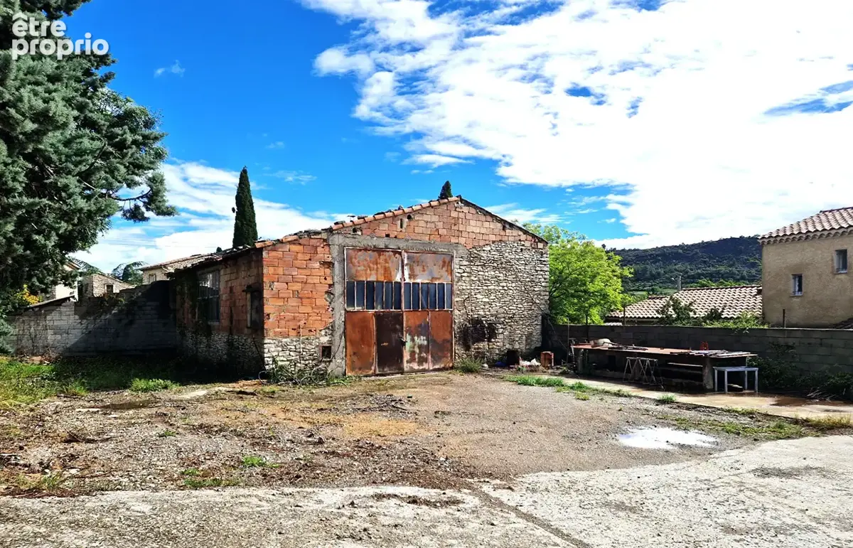 Maison à CHATEAUNEUF-VAL-SAINT-DONAT