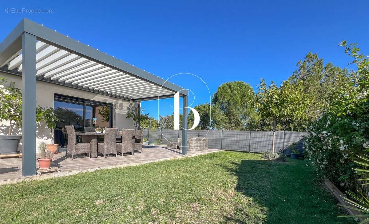 Maison à SAINT-PAULET-DE-CAISSON