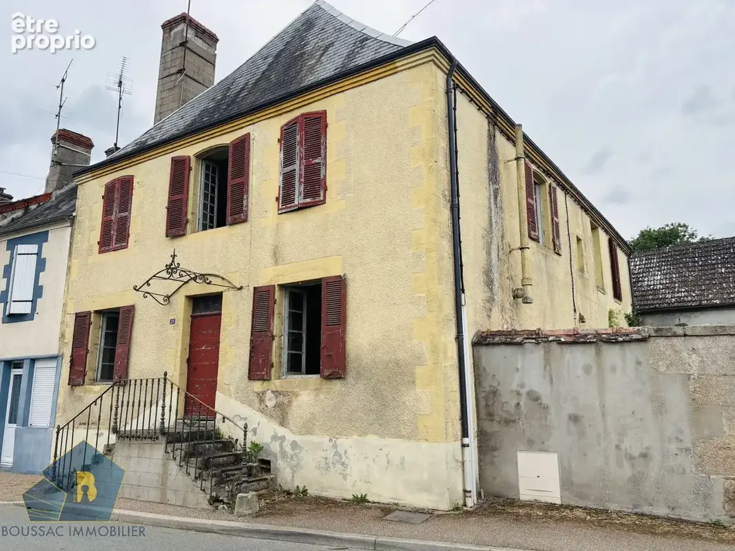 Maison à CLUGNAT