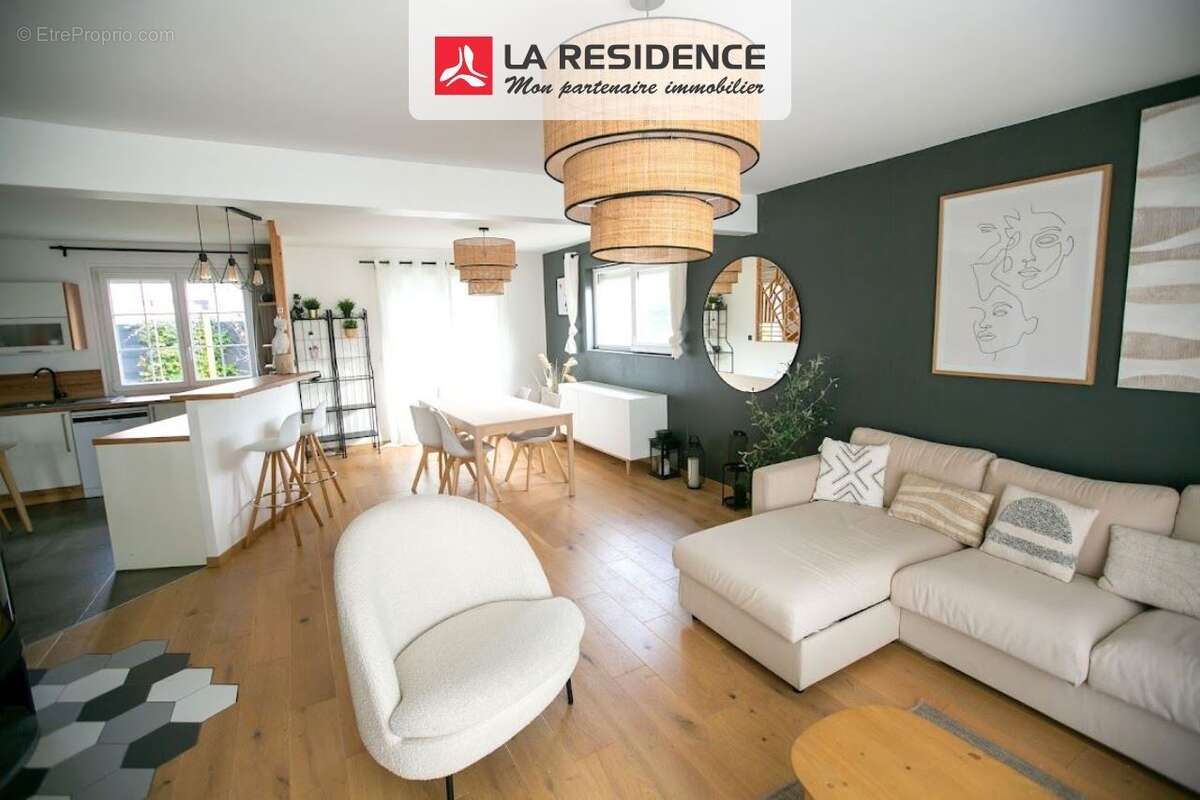 Maison à LES CLAYES-SOUS-BOIS