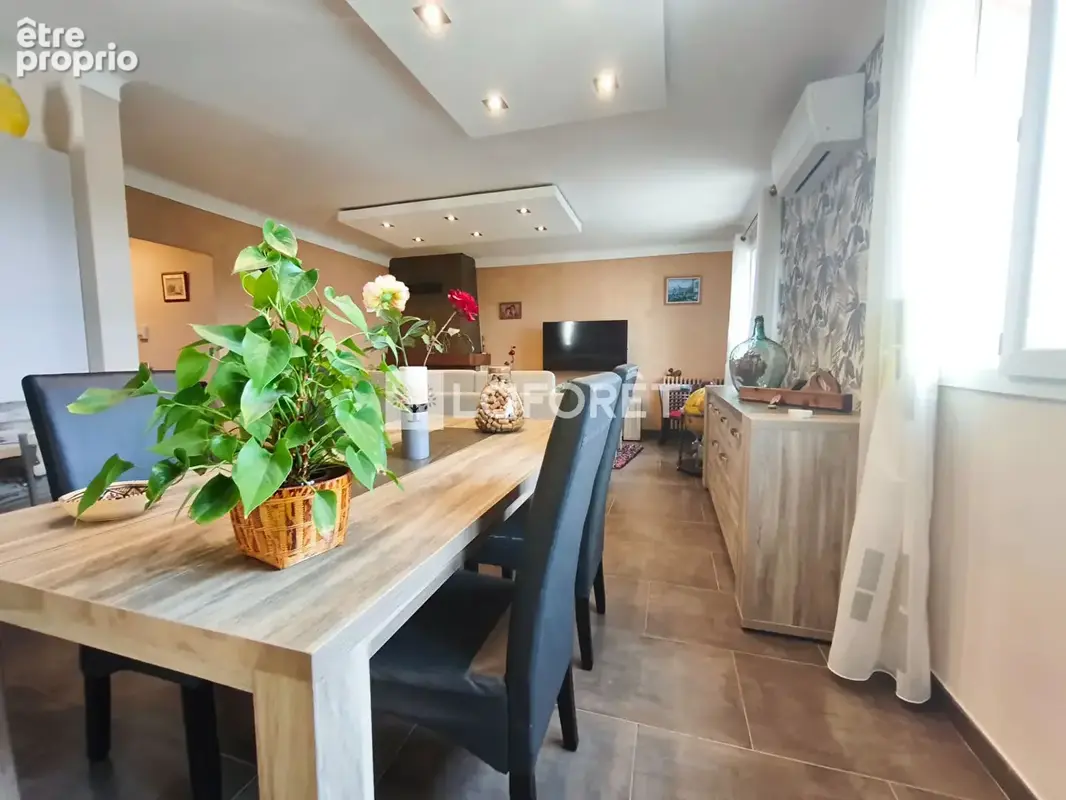 Maison avec deux appartements, jardin, terrasse et garage, idéale pour un projet familial ou locatif - photo 9