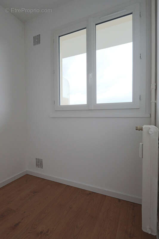 Appartement à LES PAVILLONS-SOUS-BOIS