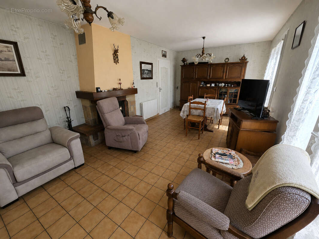 Maison à MORTAGNE-SUR-SEVRE