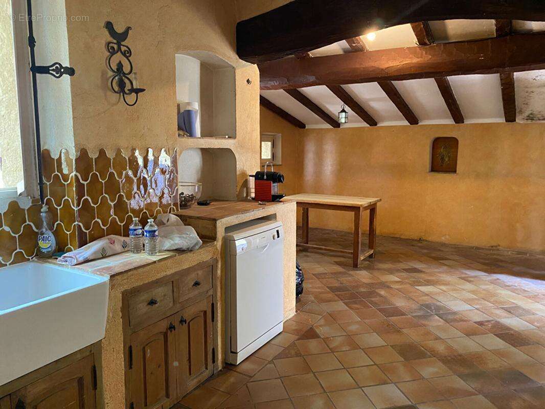 Maison Le Revest Les Eaux 10 pièce(s) 399 m2 - photo 16