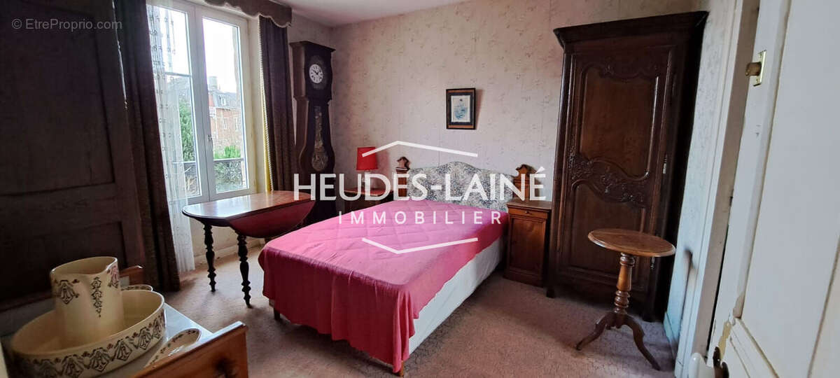 Maison à SAINT-HILAIRE-DU-HARCOUET