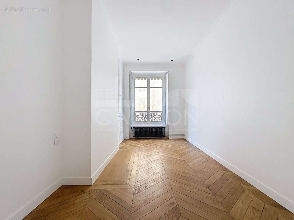 Appartement à LYON-1E