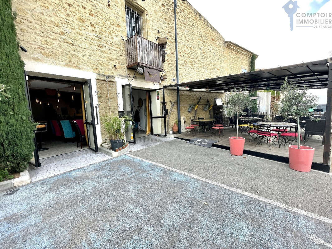 Commerce à AIGUES-VIVES