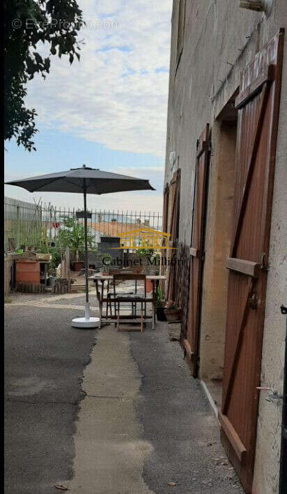 Appartement à VIC-LA-GARDIOLE