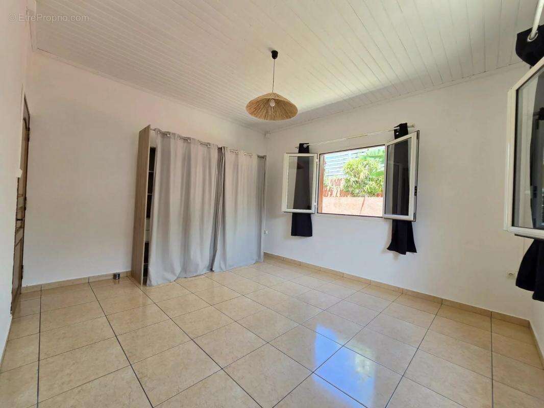 Maison à L&#039;ETANG-SALE