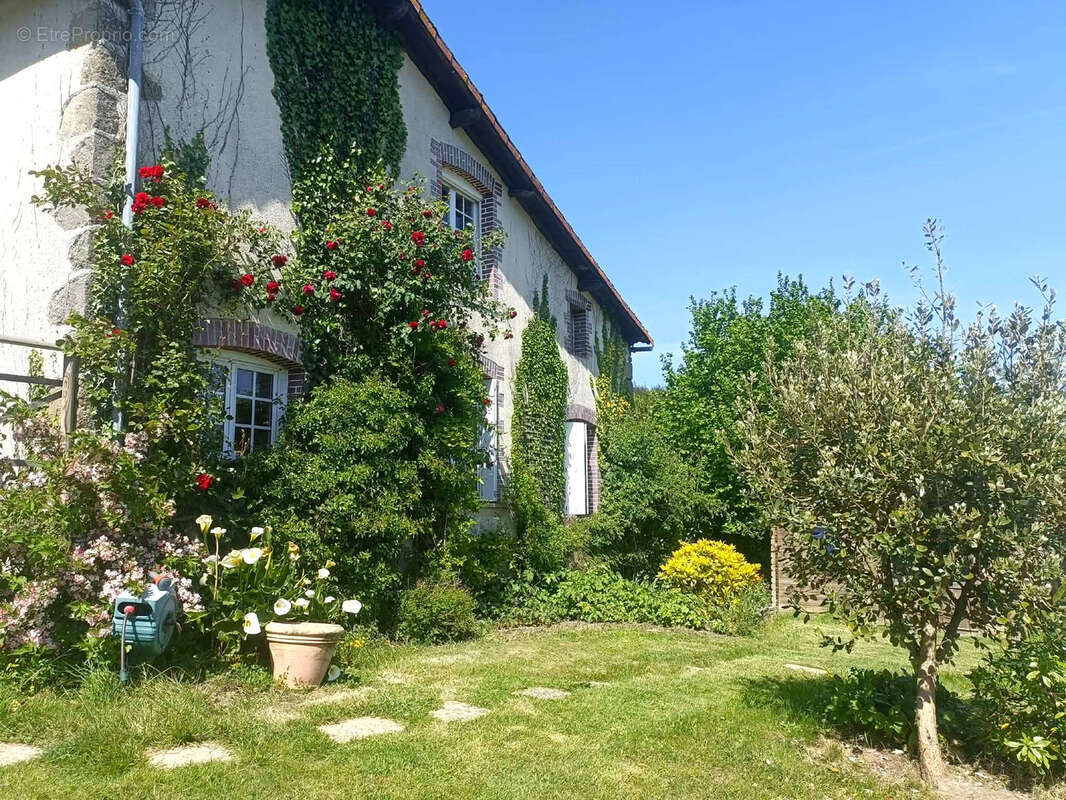 Maison à MENOMBLET