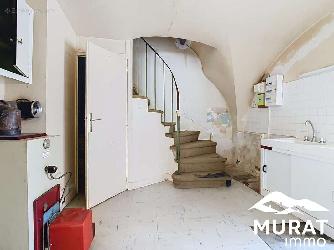 Maison 90 m² à Saint-Sandoux  - photo 5