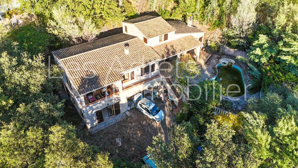 Maison à LES ADRETS-DE-L&#039;ESTEREL