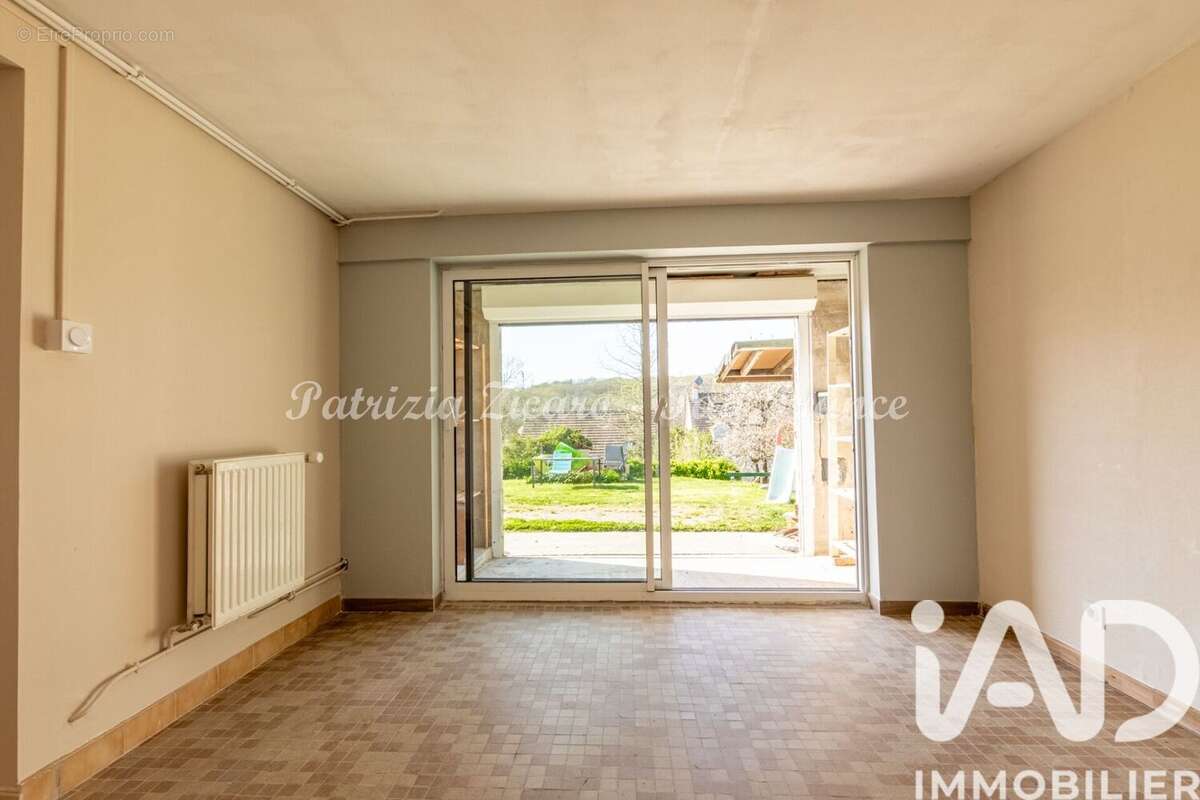 Appartement 42 m² à La Ville-Du-Bois  - photo 7