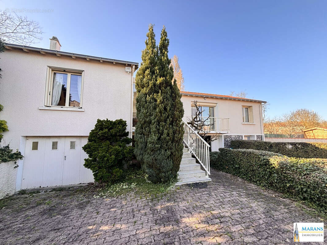 Maison à SAINT-MICHEL-LE-CLOUCQ