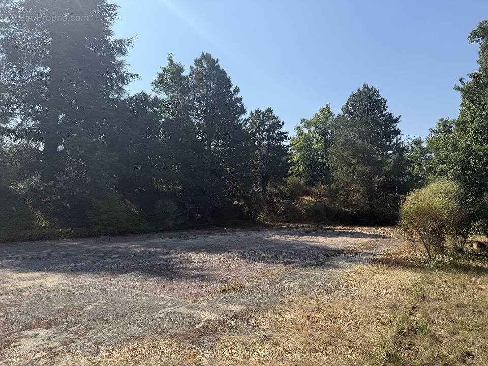 Terrain à SAINT-VALLIER-DE-THIEY