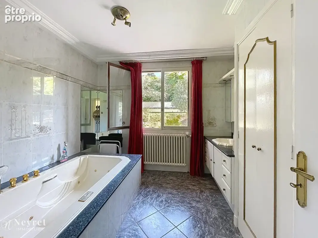 Propriété de caractère sur 2 064 m2 de terrain arboré - photo 11
