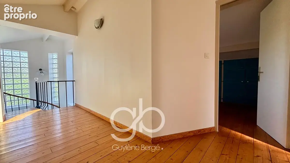 Pérols   Maison familiale atypique avec piscine - photo 14