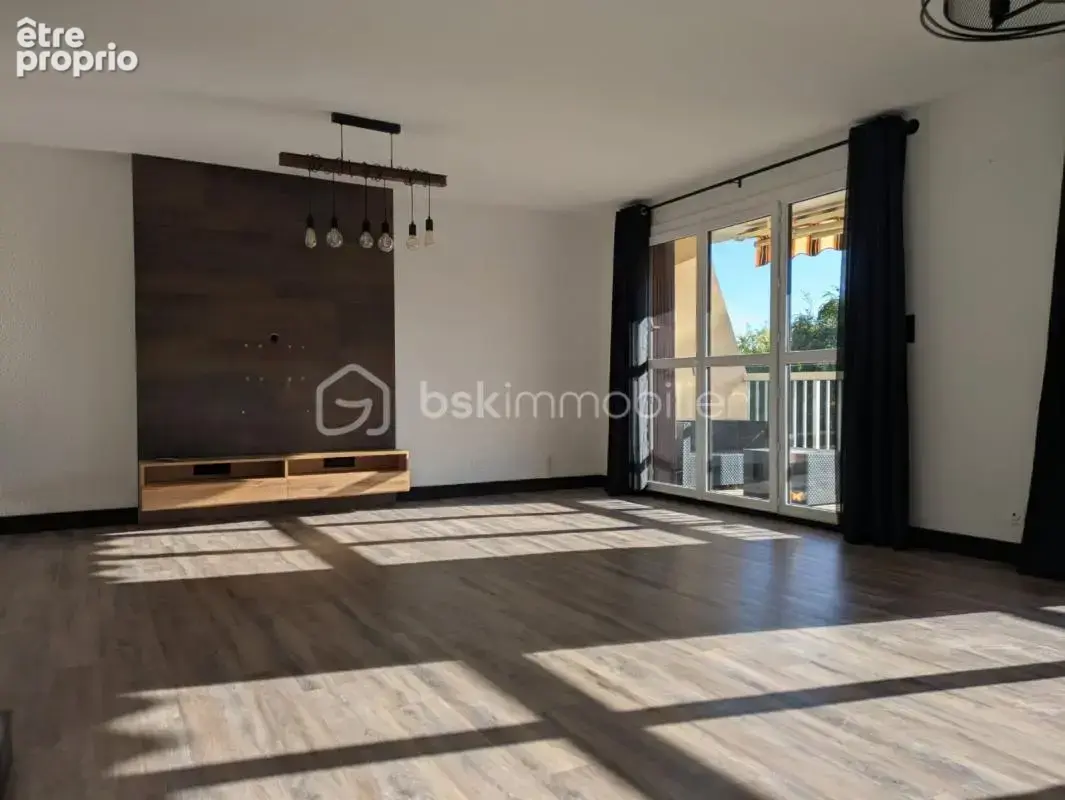 Appartement de type T4 transformé en T3 de 95 m2- Résidence sécurisée avec parc - photo 5
