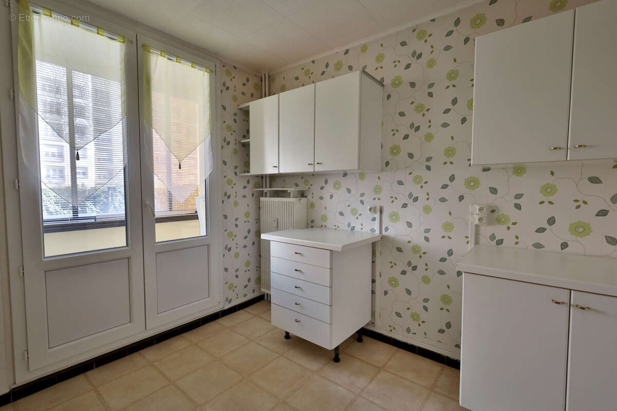 Appartement Type 3 - 67,78m2 habitables - Balcon - Cave - Place de parking Privative - photo 8