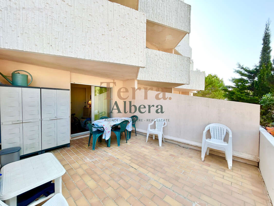 Canet port   studio cabine - terrasse de 17 m2 - photo 3