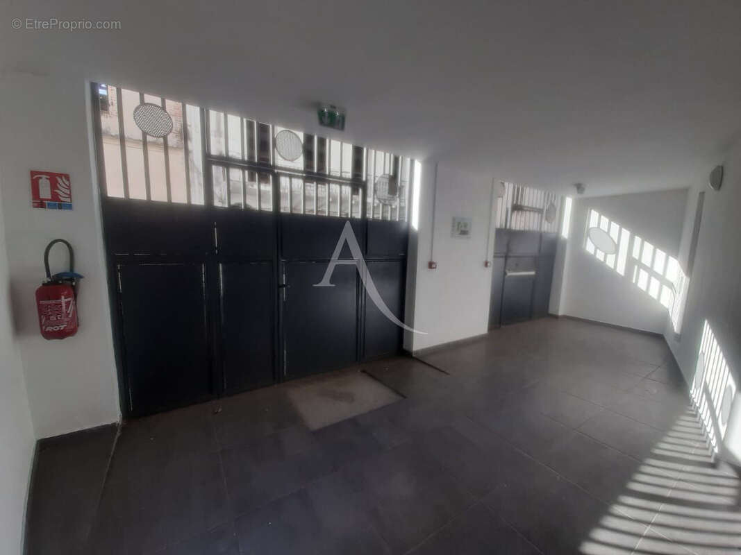 Commerce à FORT-DE-FRANCE