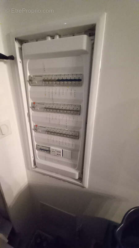 Commerce à LAMALOU-LES-BAINS