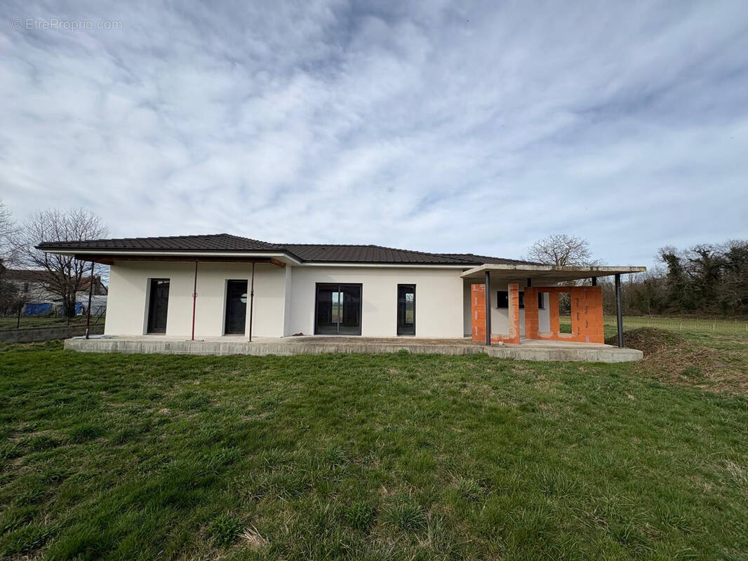 Maison à VILLENAVE-PRES-MARSAC