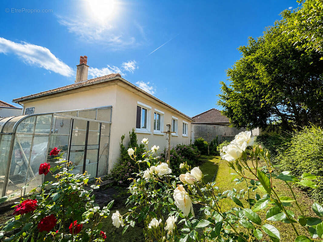 Maison à CORMELLES-LE-ROYAL