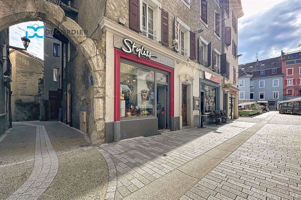 Evian centre - local commercial 65.57m² - photo 12