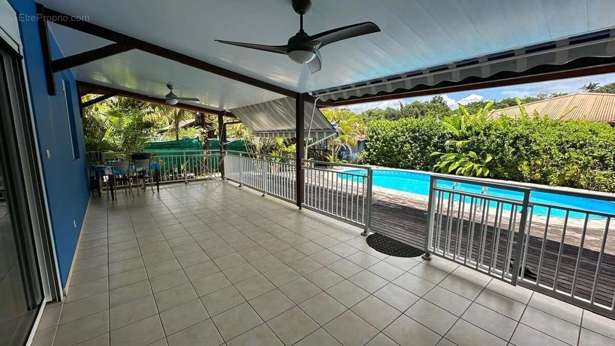 Villa avec piscine, intimité & standing – rémire-montjoly, secteur très recherché - photo 3