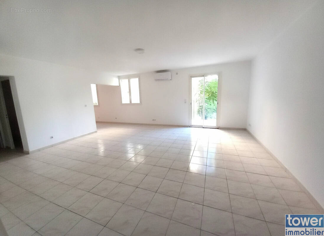 Appartement T4 de 90 m2 avec terrasse   Centre-ville   Résidence sécurisée - photo 2