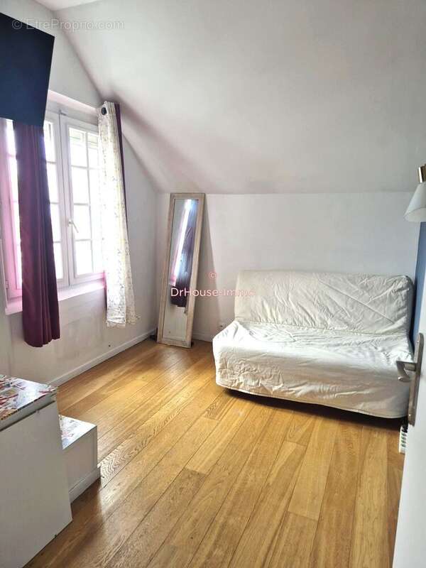 Maison à OZOIR-LA-FERRIERE