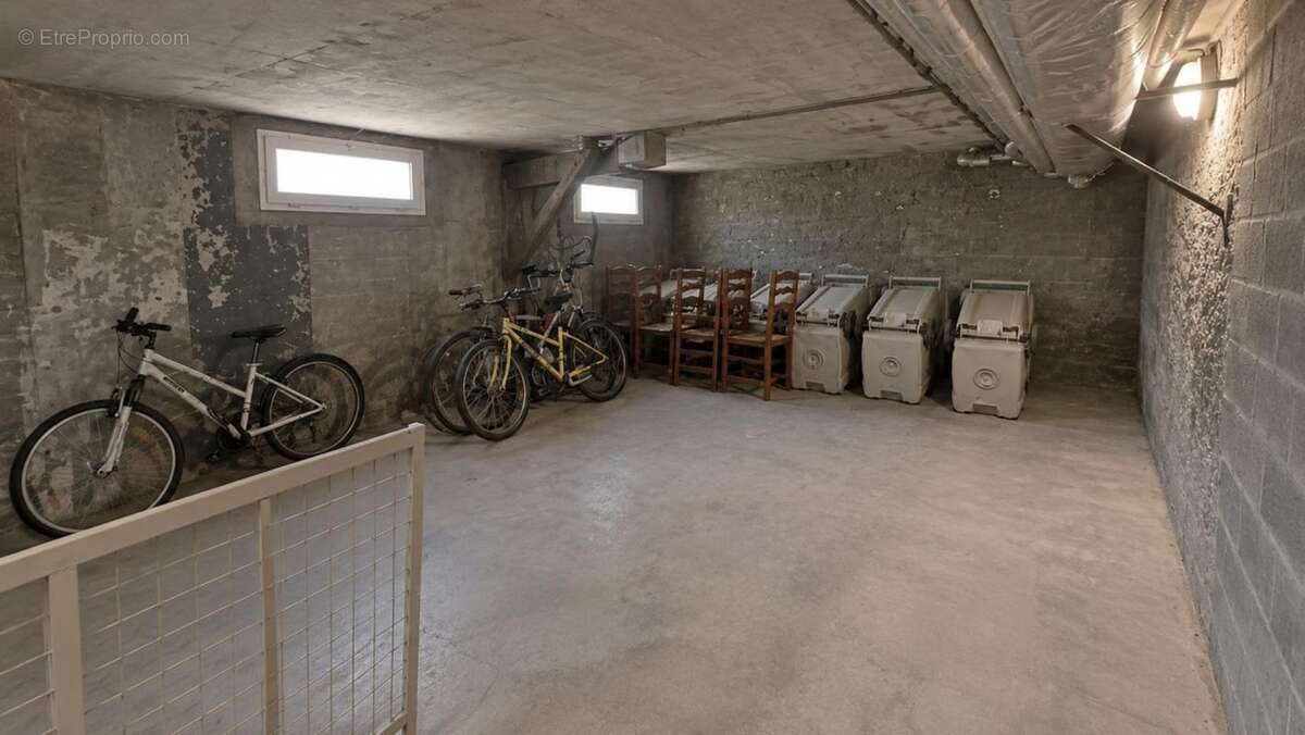 SALON DE PROVENCE (13)  appartement T3 (2 chambres) de 70 m² très lumineux - photo 13