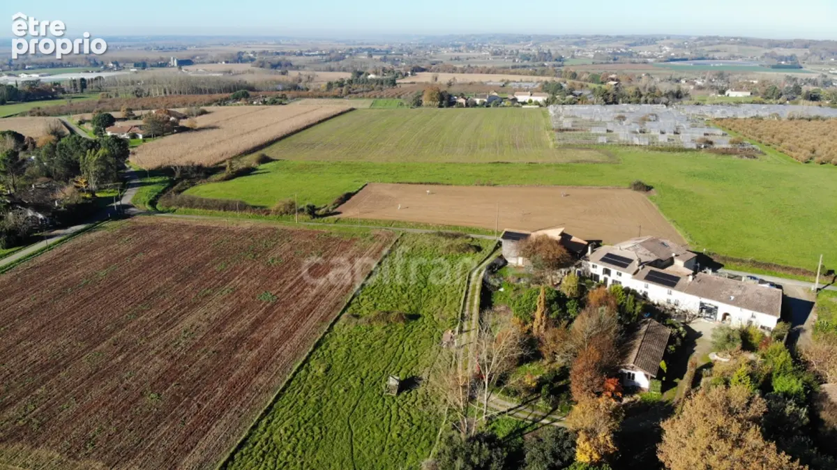 Propriété - une maison d'habitation - 5 chambres d'hôtes - 2 appartements en location sur plus de 1 hectare à SAINTE BAZEILLE (4 - photo 2