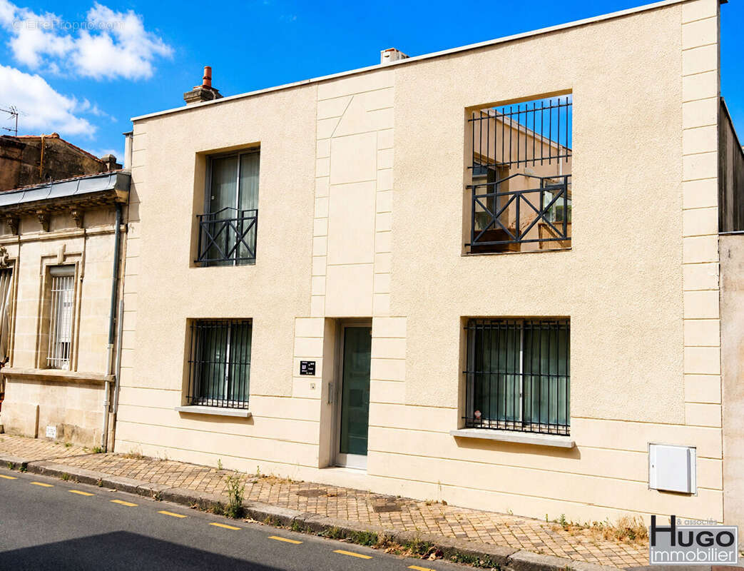 Bordeaux - secteur tondu- immeuble de bureaux r+1 148m² + terrasse de 26m²- possibilite 3 ou 4 lots... - photo 2