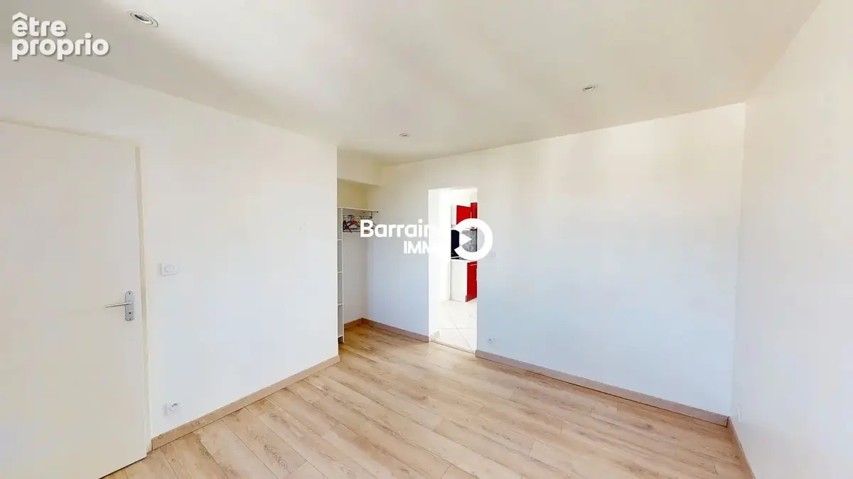 Vente exclusivité - dans petit immeuble -appartement rénové t1 de 27 m²  . - photo 7