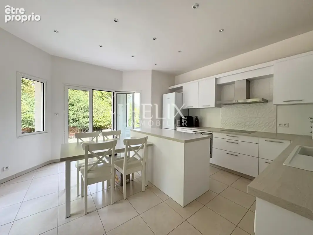 Magnifique maison contemporaine aux volumes généreux à L'Etang La Ville de 249 M² - photo 8
