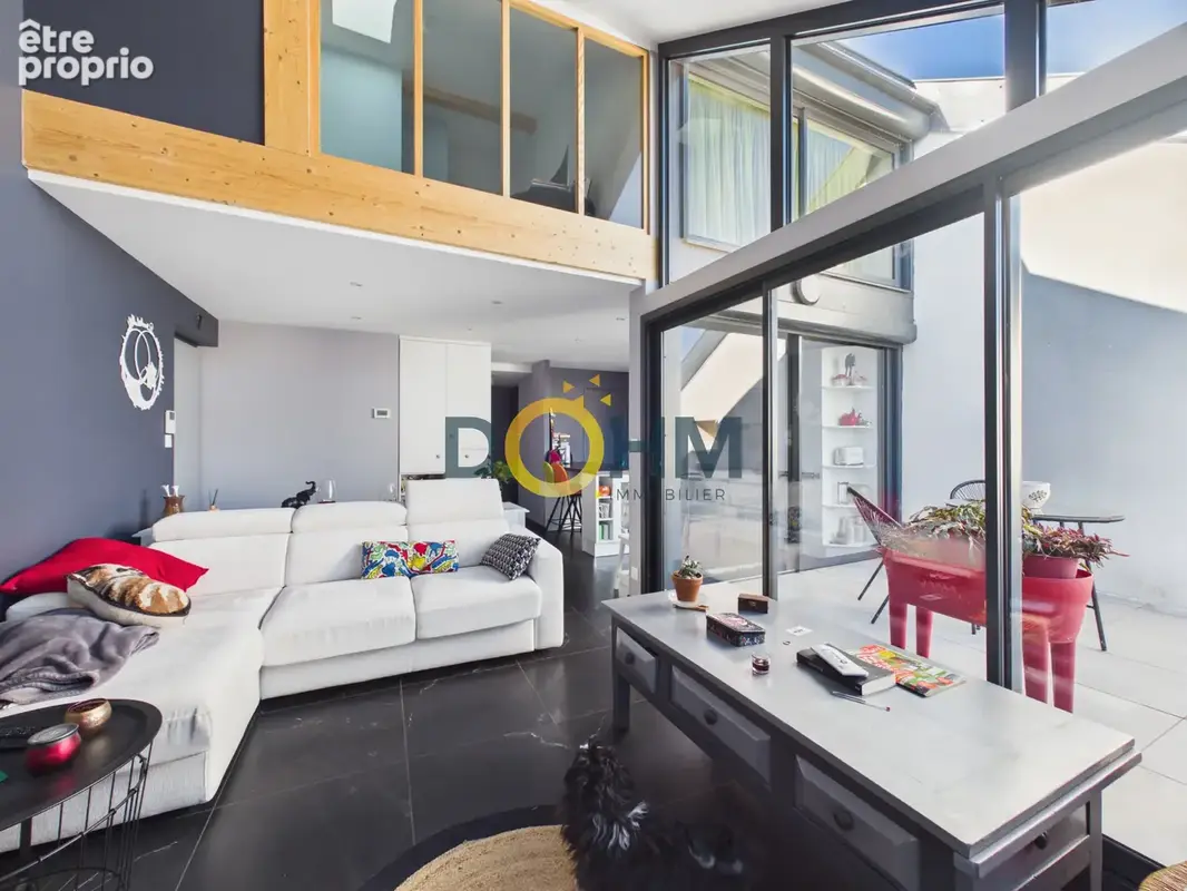Centre-ville d'Yssingeaux - Duplex de 80,62 m2 avec terrasse, cave et place de stationnement. - photo 5
